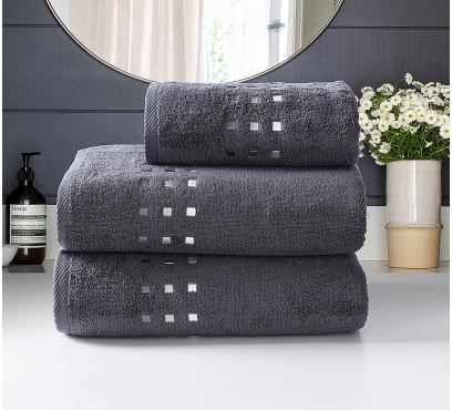 Kolekce vyšívaných froté ručníků a osušek