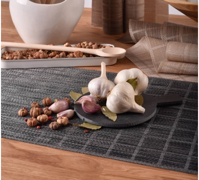 Praktické stolní prostírání PVC (3)