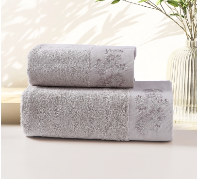 Kolekce vyšívaných froté ručníků a osušek