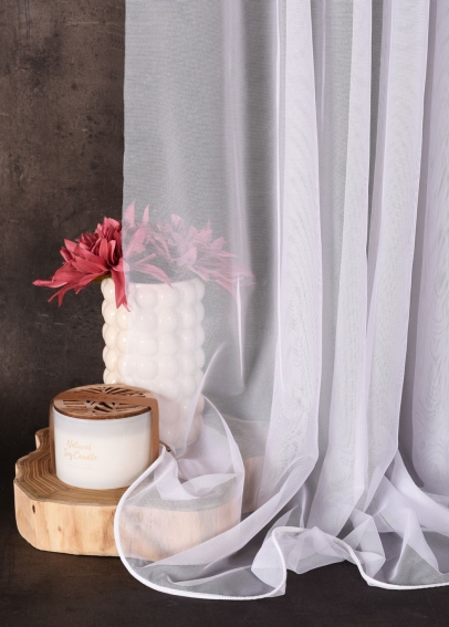 Moderní tkaná záclona