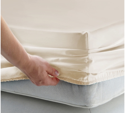 Jemně žluté jersey prostěradlo s lycrou (1)