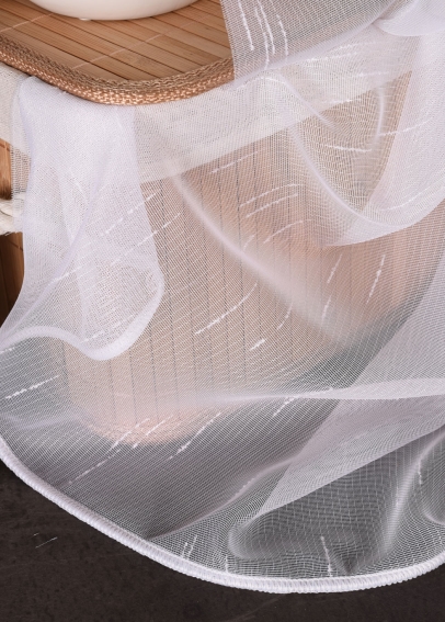 Moderní  tkaná záclona (1)